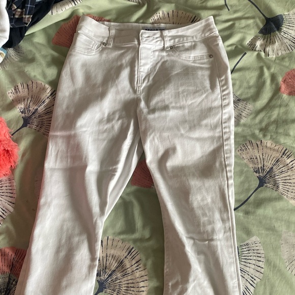 Capris White - Picture 1 of 1